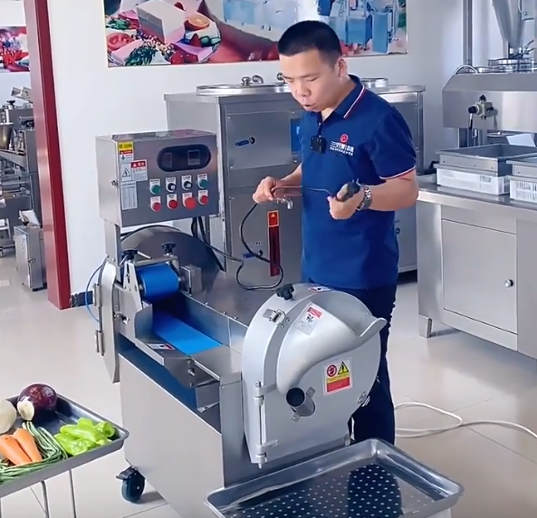 甘肅餐飲老板跨省尋切菜機(jī)：從“心涼半截”到當(dāng)場下單三好憑啥？